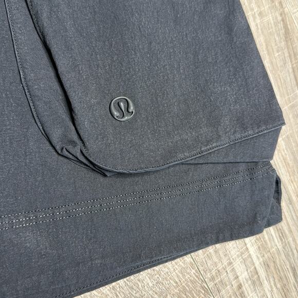 LULULEMON Black Relaxed Fit Super High-Rise Cargo Short Women’s - Picture 3 of 7